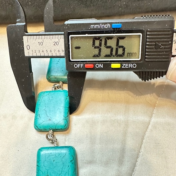 Green Howlite & silver toggle bracelet.  Large rectangular stones. - Picture 15 of 16